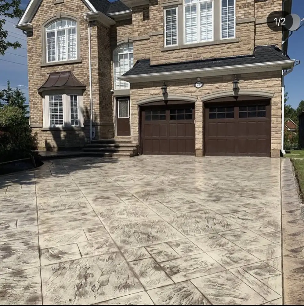 Stamped driveway two car garage Wilmington – MJ Profesional Concrete